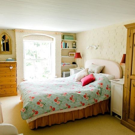 Cosy Cottage Ground Floor Bedroom Ensuite With Private Entrance Chichester Eksteriør billede
